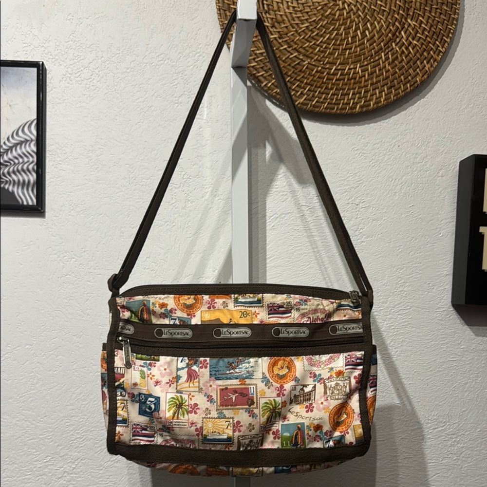 LeSportsac Hawaii Exclusive Everyday Deluxe Shoulder Bag - Picture 2 of 8